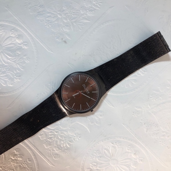 Men’s Brown Skagen 694xltmd titanium mesh  watch needs battery and band - Picture 5 of 16